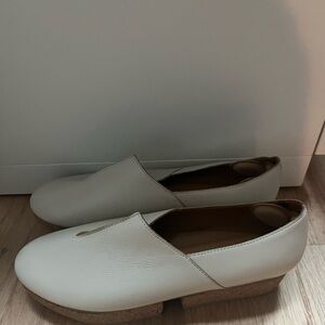 Elegant Cream Women's Loafers